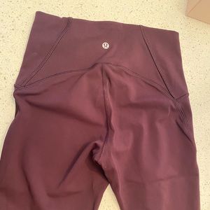 Lululemon 3/4 length maroon leggings